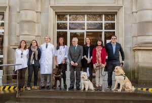 Imagen a la salida del materno el día de la presentación del programa